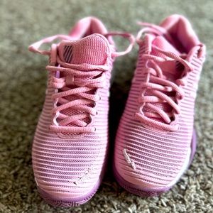 Brand new KSWISS tennis shoes size 6.5 wide.